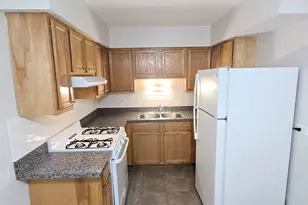 318 W Naperville Rd, Westmont, IL 60559 - Photo 6