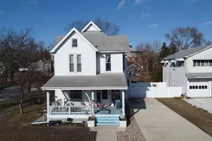 128 W Mulberry St, Watseka, IL 60970 - Photo 1