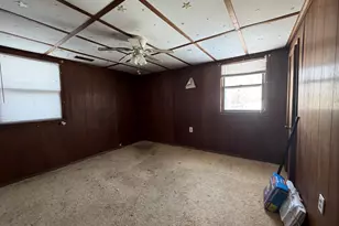 1021 Jefferson Ave, Charleston, IL 61920 - Photo 26