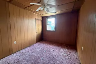 1021 Jefferson Ave, Charleston, IL 61920 - Photo 22