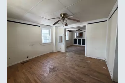 1021 Jefferson Avenue, Charleston, IL 61920 - Photo 8