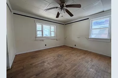 1021 Jefferson Avenue, Charleston, IL 61920 - Photo 10