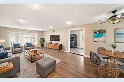 7949 Newland Avenue, Burbank, IL 60459 - Photo 4