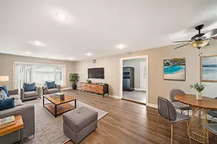 7949 Newland Ave, Burbank, IL 60459 - Photo 4