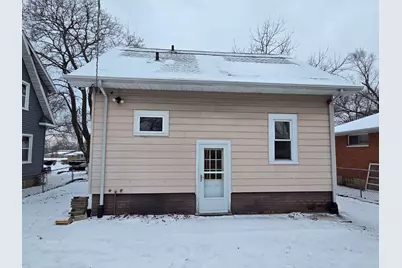 2108 Lloyd Avenue, Waukegan, IL 60085 - Photo 2