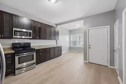 2302 N Hamlin Avenue, Chicago, IL 60647 - Photo 4