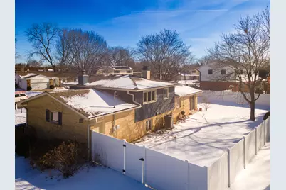 638 N Stephen Drive, Palatine, IL 60067 - Photo 4