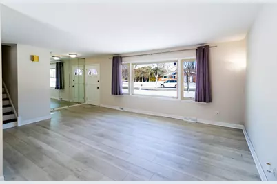 638 N Stephen Drive, Palatine, IL 60067 - Photo 6