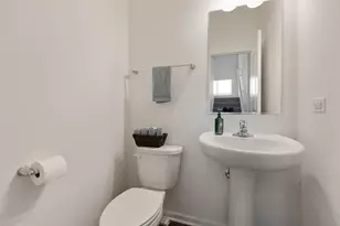 2251 Parkside Dr, Schaumburg, IL 60173 - Photo 14