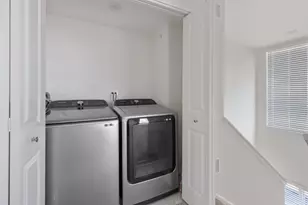 2251 Parkside Dr, Schaumburg, IL 60173 - Photo 18