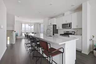 2251 Parkside Dr, Schaumburg, IL 60173 - Photo 6