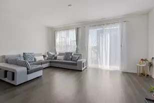 2251 Parkside Dr, Schaumburg, IL 60173 - Photo 8