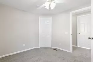 147 Caroline St, East Peoria, IL 61611 - Photo 8