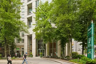 345 N La Salle Dr, Chicago, IL 60654 - Photo 2