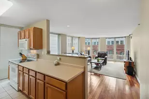 345 N La Salle Dr, Chicago, IL 60654 - Photo 6