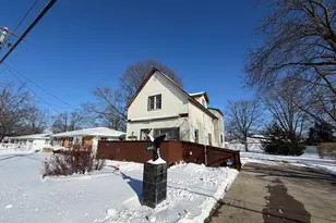 1012 S 6th St, Mattoon, IL 61938 - Photo 4