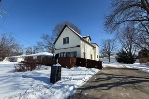 1012 S 6th St, Mattoon, IL 61938 - Photo 2