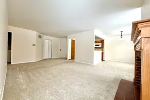 2400 Mallow Ct, Schaumburg, IL 60194 - Photo 4