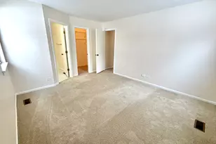 2400 Mallow Ct, Schaumburg, IL 60194 - Photo 12