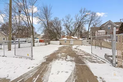 268 N Gifford Street, Elgin, IL 60120 - Photo 2
