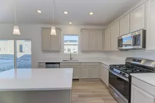 454 Bower Ln, Oswego, IL 60543 - Photo 12