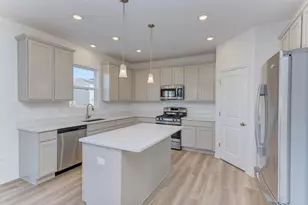 454 Bower Ln, Oswego, IL 60543 - Photo 10