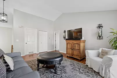 382 Crystal Ridge Drive #382, Crystal Lake, IL 60012 - Photo 8