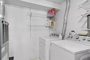 382 Crystal Ridge Dr, Crystal Lake, IL 60012 - Photo 18