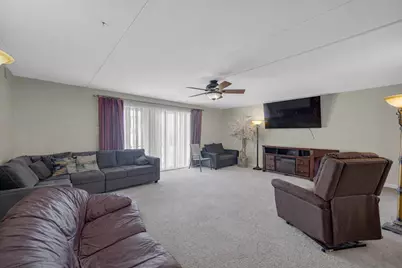 18559 Escanaba Avenue #201, Lansing, IL 60438 - Photo 4