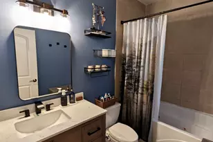 3910 N Bernard St, Chicago, IL 60618 - Photo 10