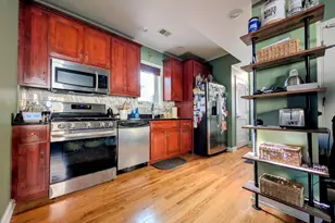 3910 N Bernard St, Chicago, IL 60618 - Photo 4