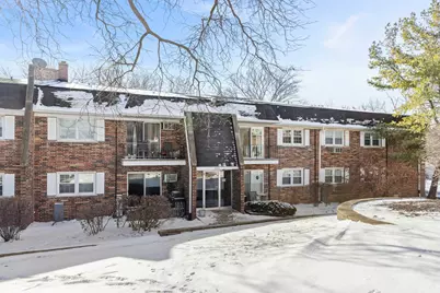2331 Ogden Avenue #4, Downers Grove, IL 60515 - Photo 2