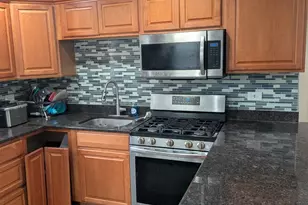 570 Farnum Ave, Aurora, IL 60505 - Photo 4