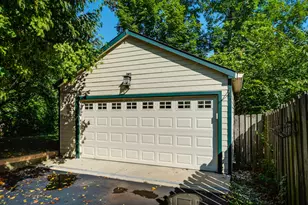 662 Greenview Pl, Lake Forest, IL 60045 - Photo 36