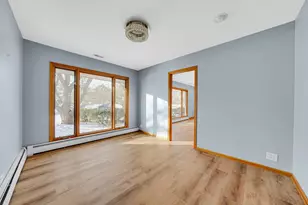 2226 Shannondale Rd, Green Oaks, IL 60048 - Photo 4