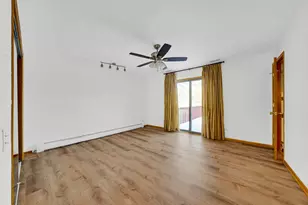 2226 Shannondale Rd, Green Oaks, IL 60048 - Photo 14