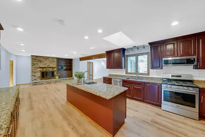 2226 Shannondale Road, Green Oaks, IL 60048 - Photo 6