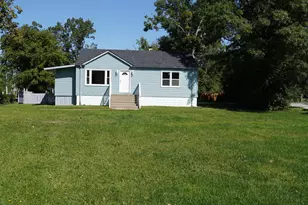 123 N Glenwood Ave, Glenwood, IL 60425 - Photo 2