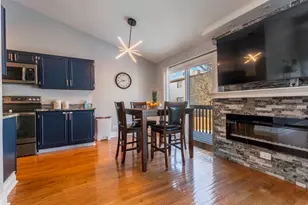 56 Salt Creek Rd, Roselle, IL 60172 - Photo 4