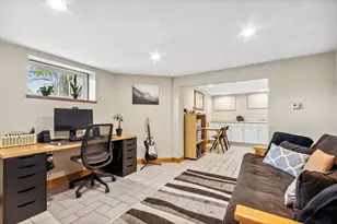 403 S Hough St, Barrington, IL 60010 - Photo 2