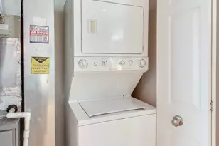 4017 N Troy St, Chicago, IL 60618 - Photo 14