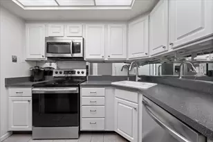 155 N Harbor Dr, Chicago, IL 60601 - Photo 8