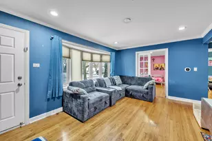 8014 Mobile Ave, Burbank, IL 60459 - Photo 4