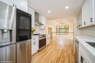 119 E Ellis Ave, Libertyville, IL 60048 - Photo 8