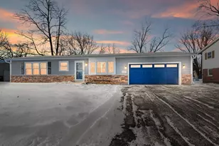 6417 Londonderry Dr, Cary, IL 60013 - Photo 1