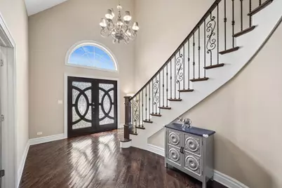 940 Freeman Road, Hoffman Estates, IL 60192 - Photo 2