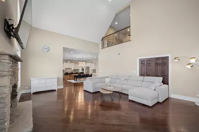 940 Freeman Road, Hoffman Estates, IL 60192 - Photo 12