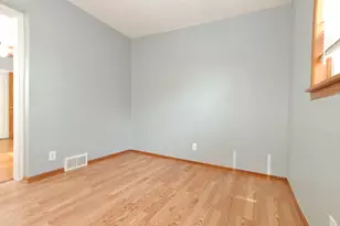 2437 W Balmoral Ave, Chicago, IL 60625 - Photo 16