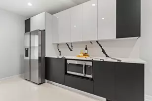 8746 S Wood St, Chicago, IL 60620 - Photo 8