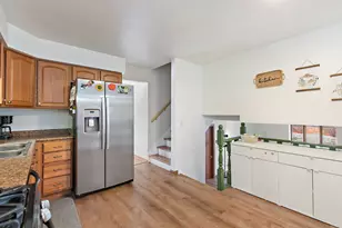 2021 W Spring Ridge Dr, Arlington Heights, IL 60004 - Photo 10